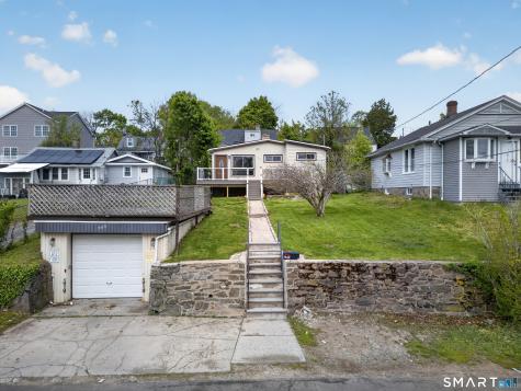 207 Hillcrest Road Bridgeport CT 06606