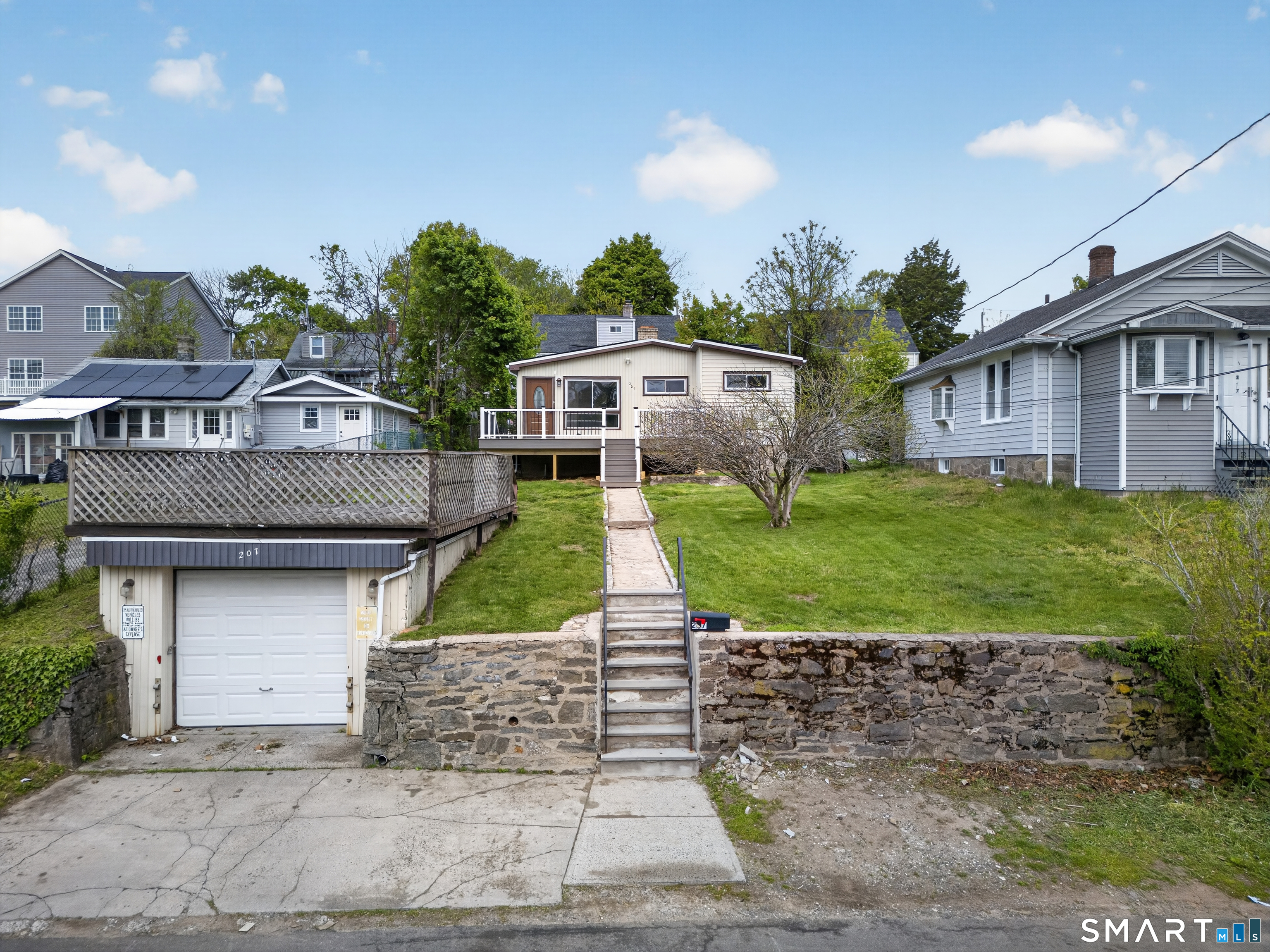 207 Hillcrest Road Bridgeport CT 06606