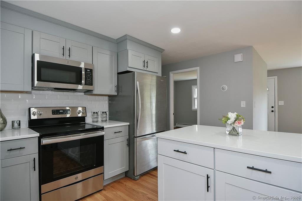 10 North Cobblers Court East Lyme CT 06357