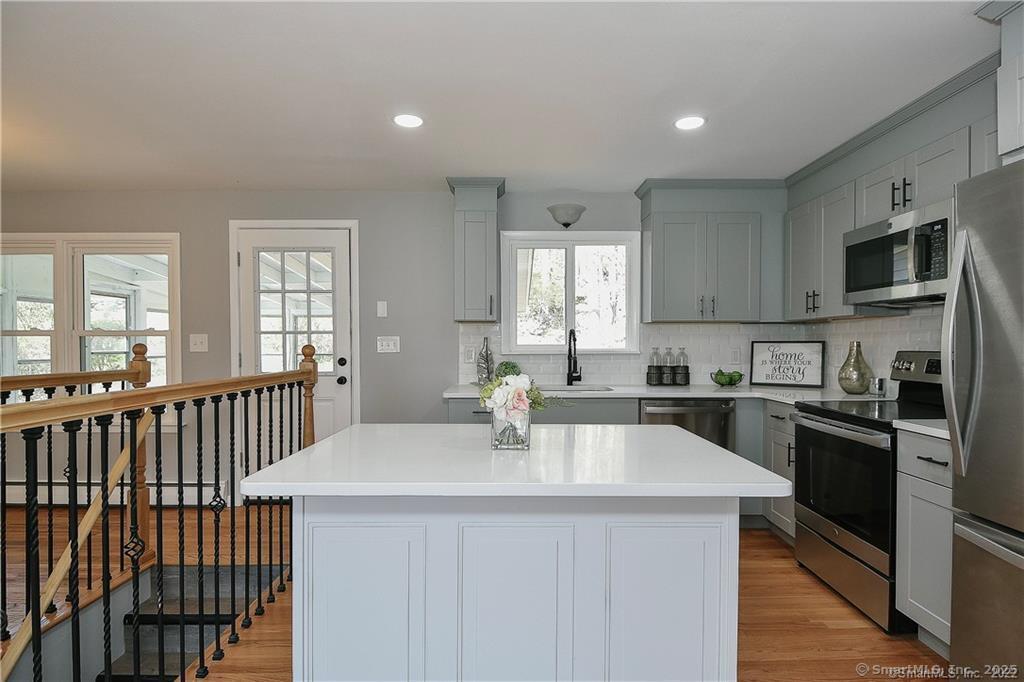 10 North Cobblers Court East Lyme CT 06357