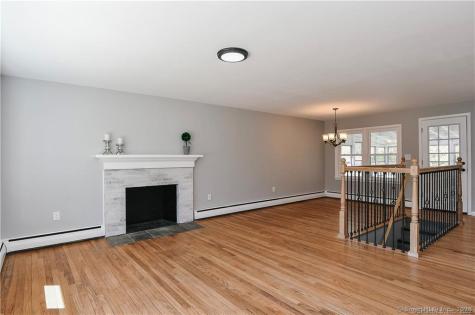 10 North Cobblers Court East Lyme CT 06357