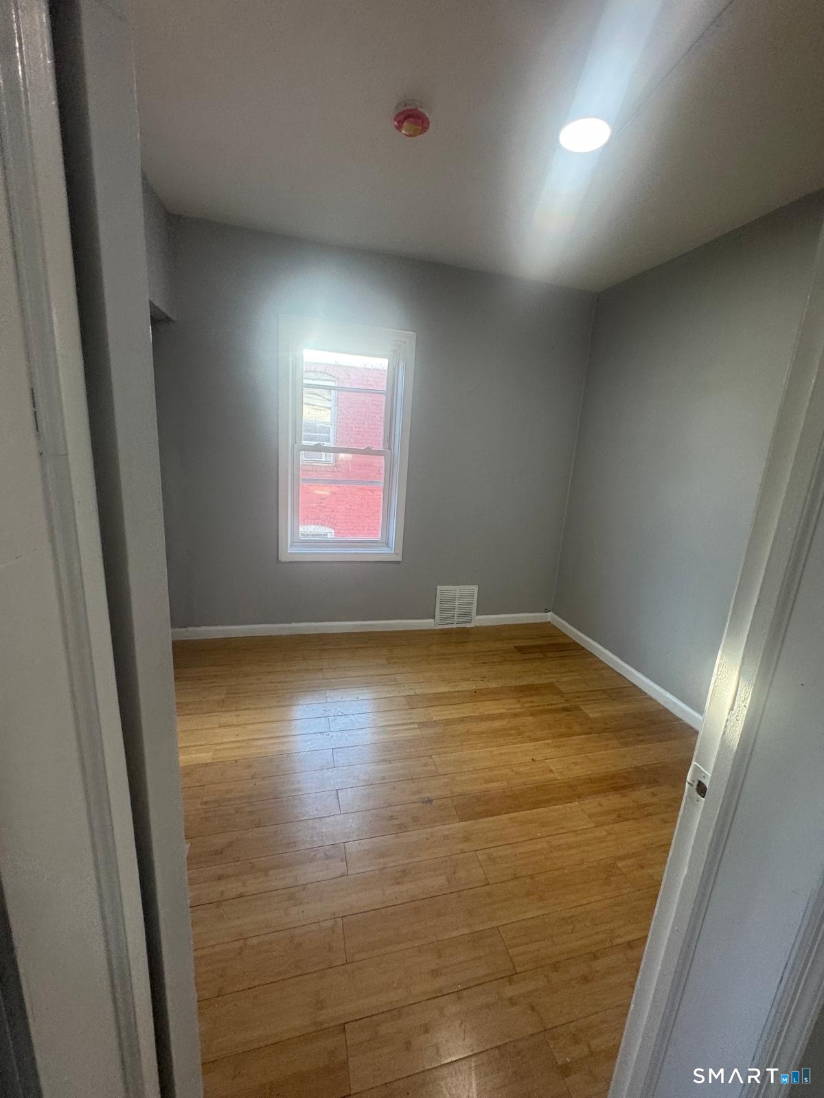 52 Ives Court Bridgeport CT 06606