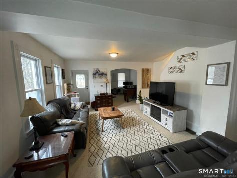 12 Maple Street Seymour CT 06483