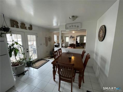 12 Maple Street Seymour CT 06483