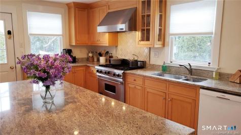 12 Flower Avenue Madison CT 06443
