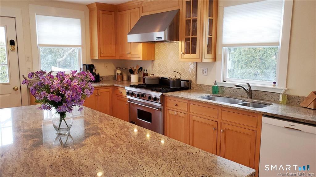 12 Flower Avenue Madison CT 06443