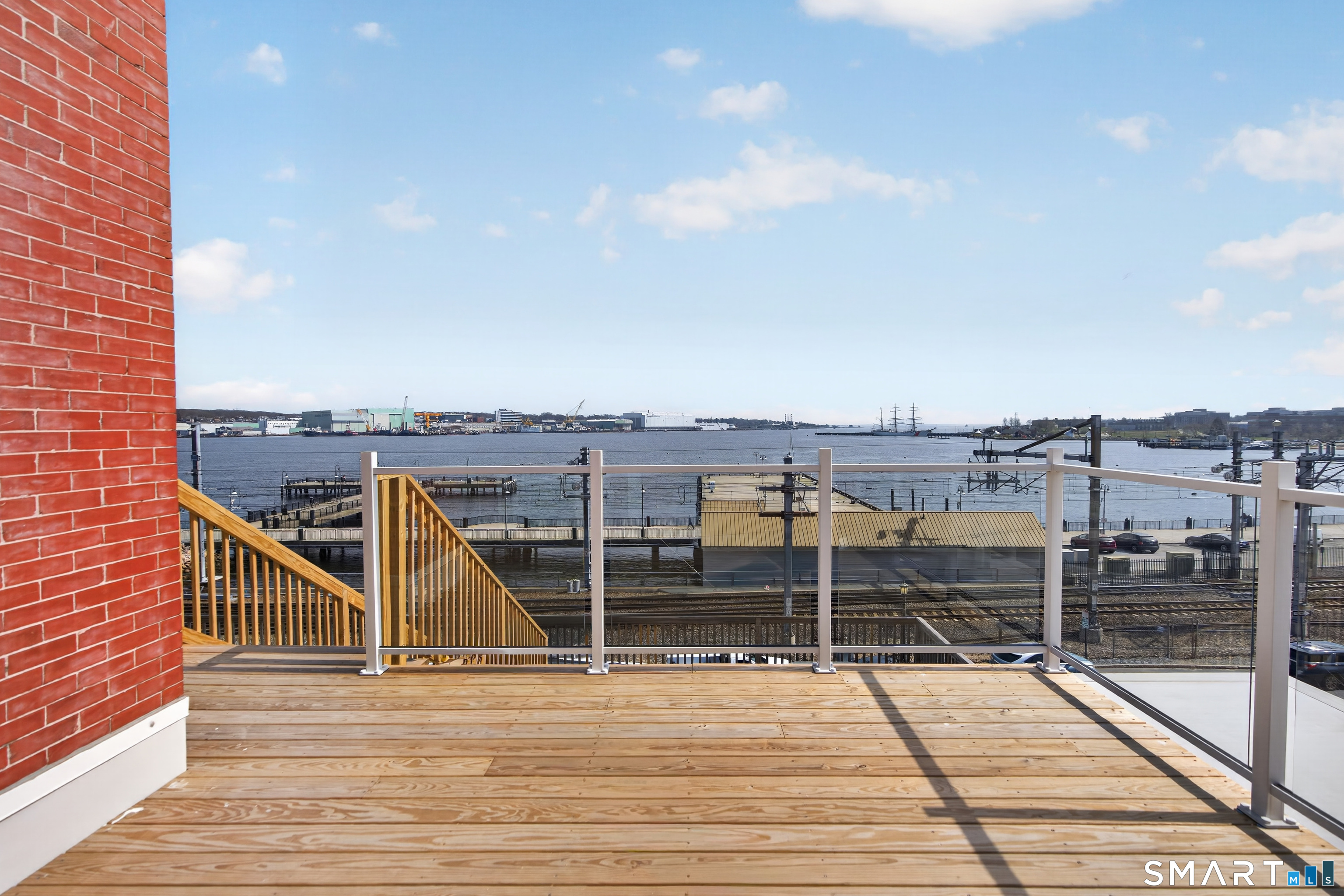 138 Bank Street New London CT 06320