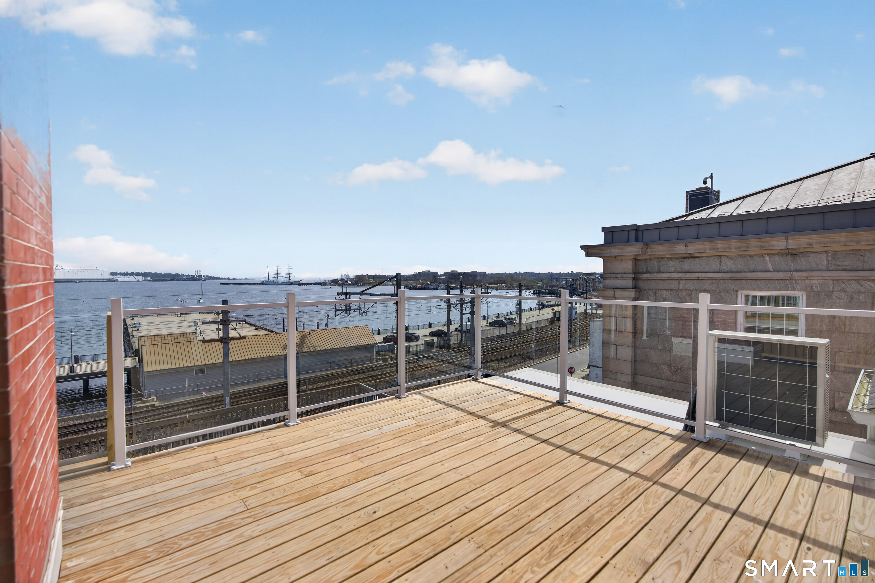 138 Bank Street New London CT 06320