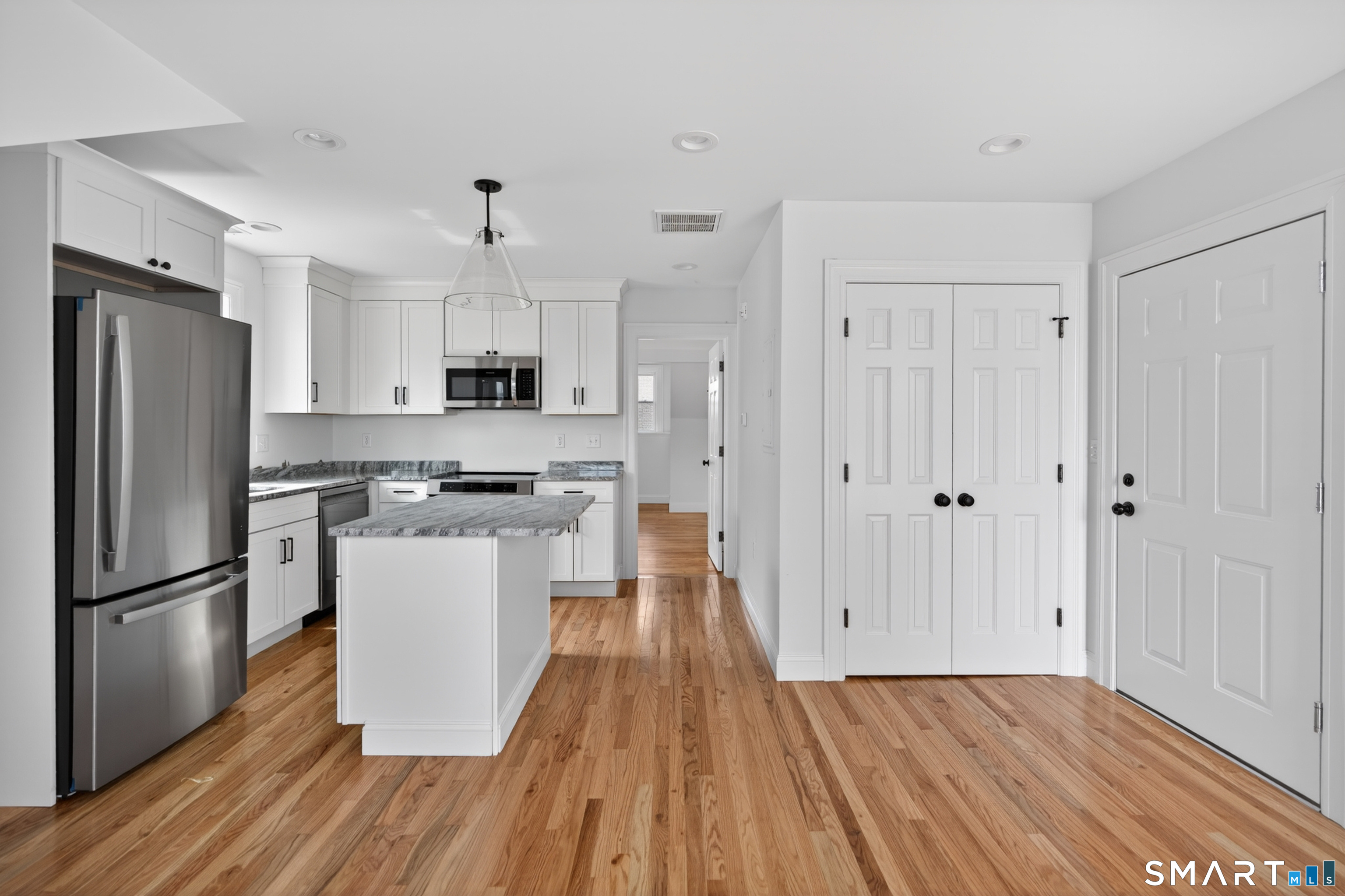 138 Bank Street New London CT 06320