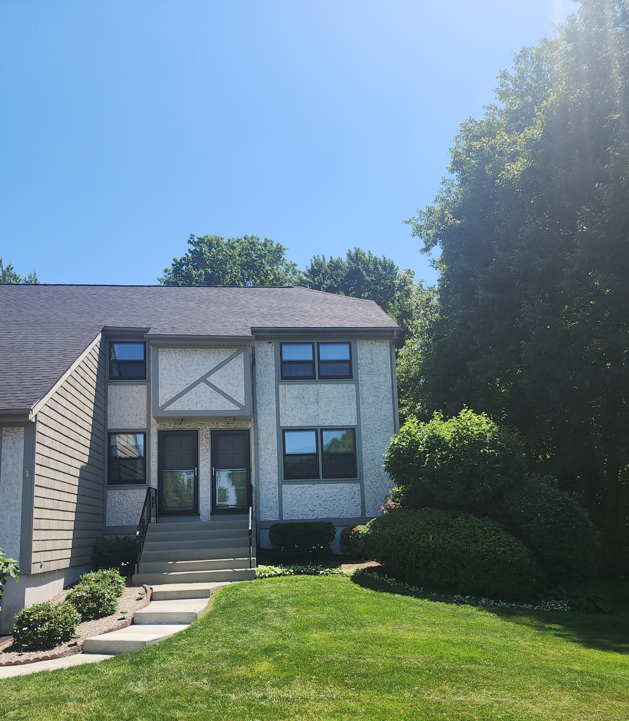 25 Spur Lane Newington CT 06111
