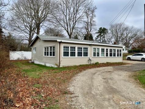 6 North Road East Lyme CT 06357