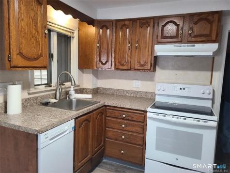 6 North Road East Lyme CT 06357