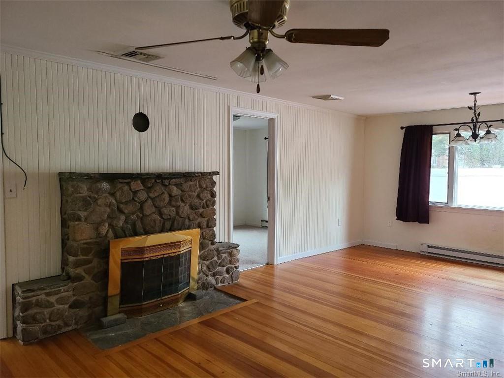 6 North Road East Lyme CT 06357