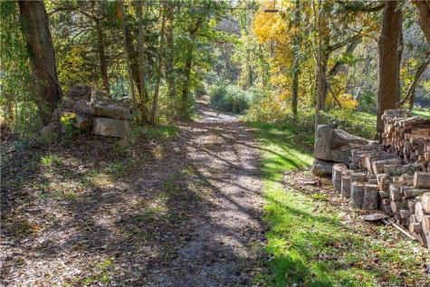 82 Fowler Road North Stonington CT 06359