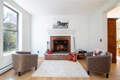 82 Fowler Road North Stonington CT 06359