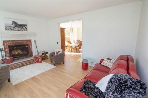 82 Fowler Road North Stonington CT 06359