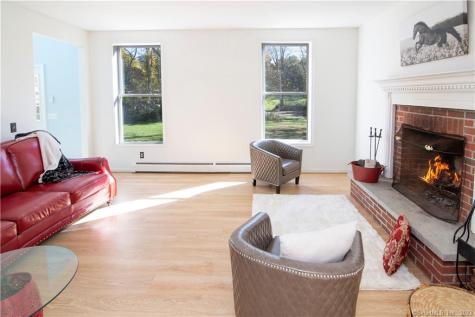 82 Fowler Road North Stonington CT 06359