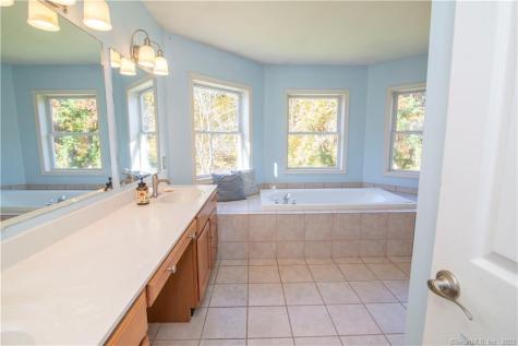 82 Fowler Road North Stonington CT 06359