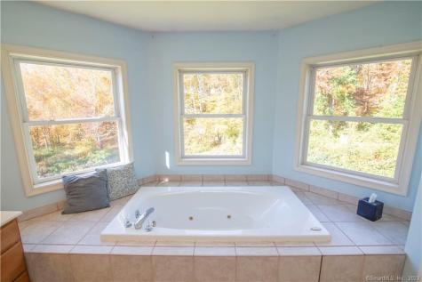 82 Fowler Road North Stonington CT 06359