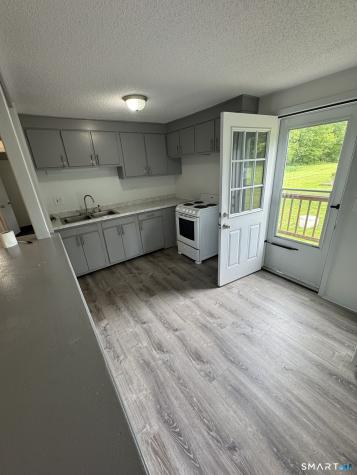 13 White Oak Road Mansfield CT 06268