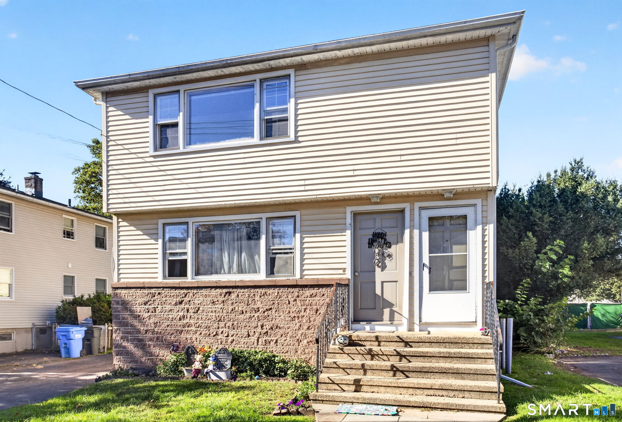 27 Manila Avenue Woodbridge CT 06525