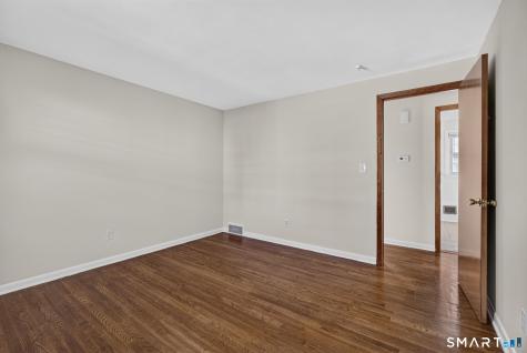 27 Manila Avenue Woodbridge CT 06525