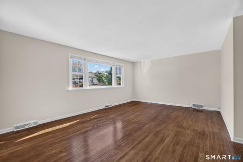 27 Manila Avenue Woodbridge CT 06525