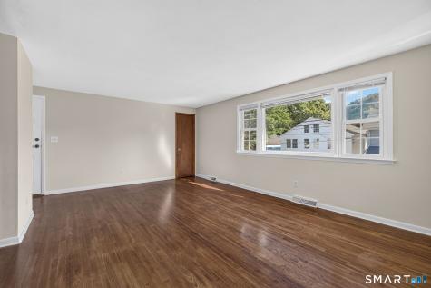 27 Manila Avenue Woodbridge CT 06525