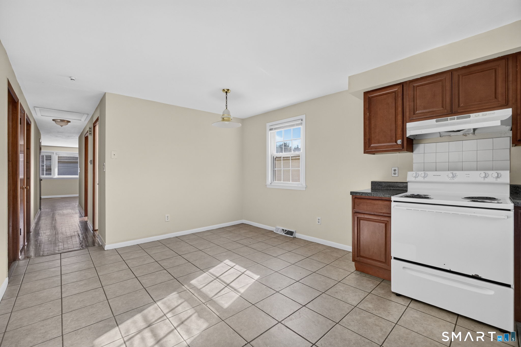 27 Manila Avenue Woodbridge CT 06525