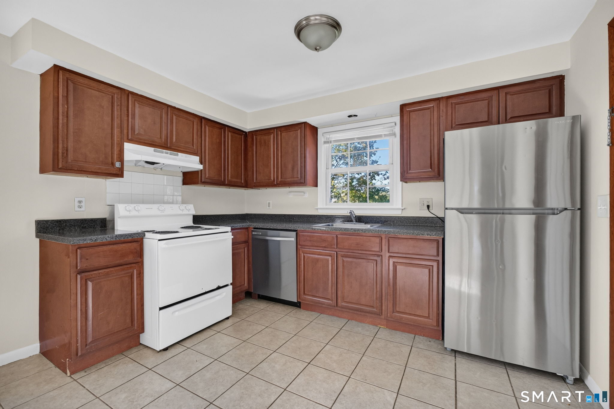 27 Manila Avenue Woodbridge CT 06525