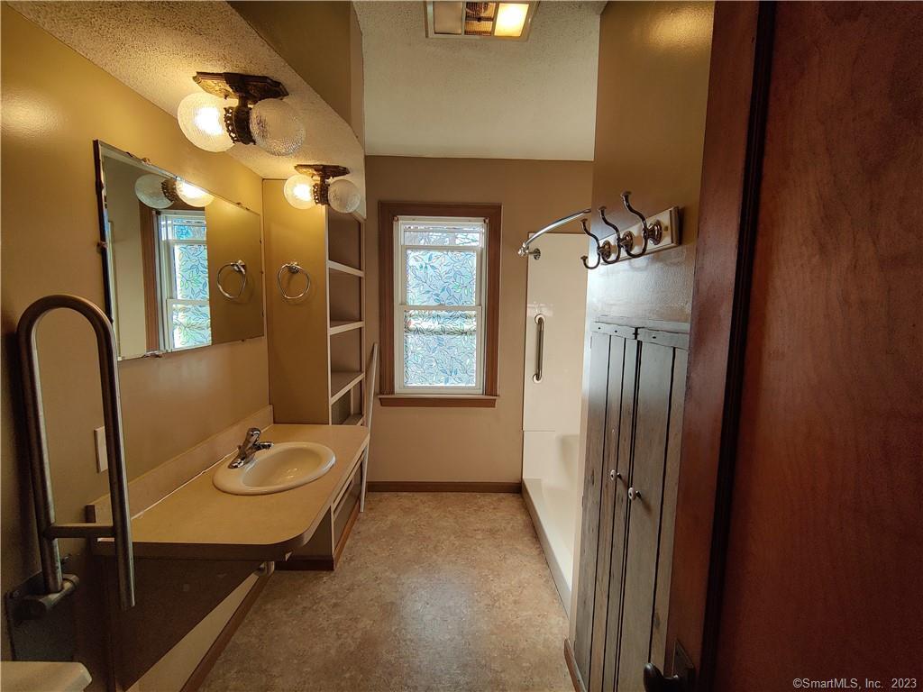 636 Washington Avenue Waterbury CT 06708