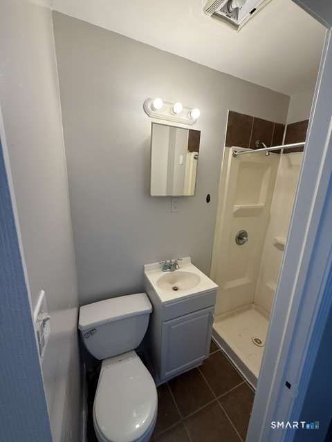 1071 Iranistan Avenue Bridgeport CT 06604