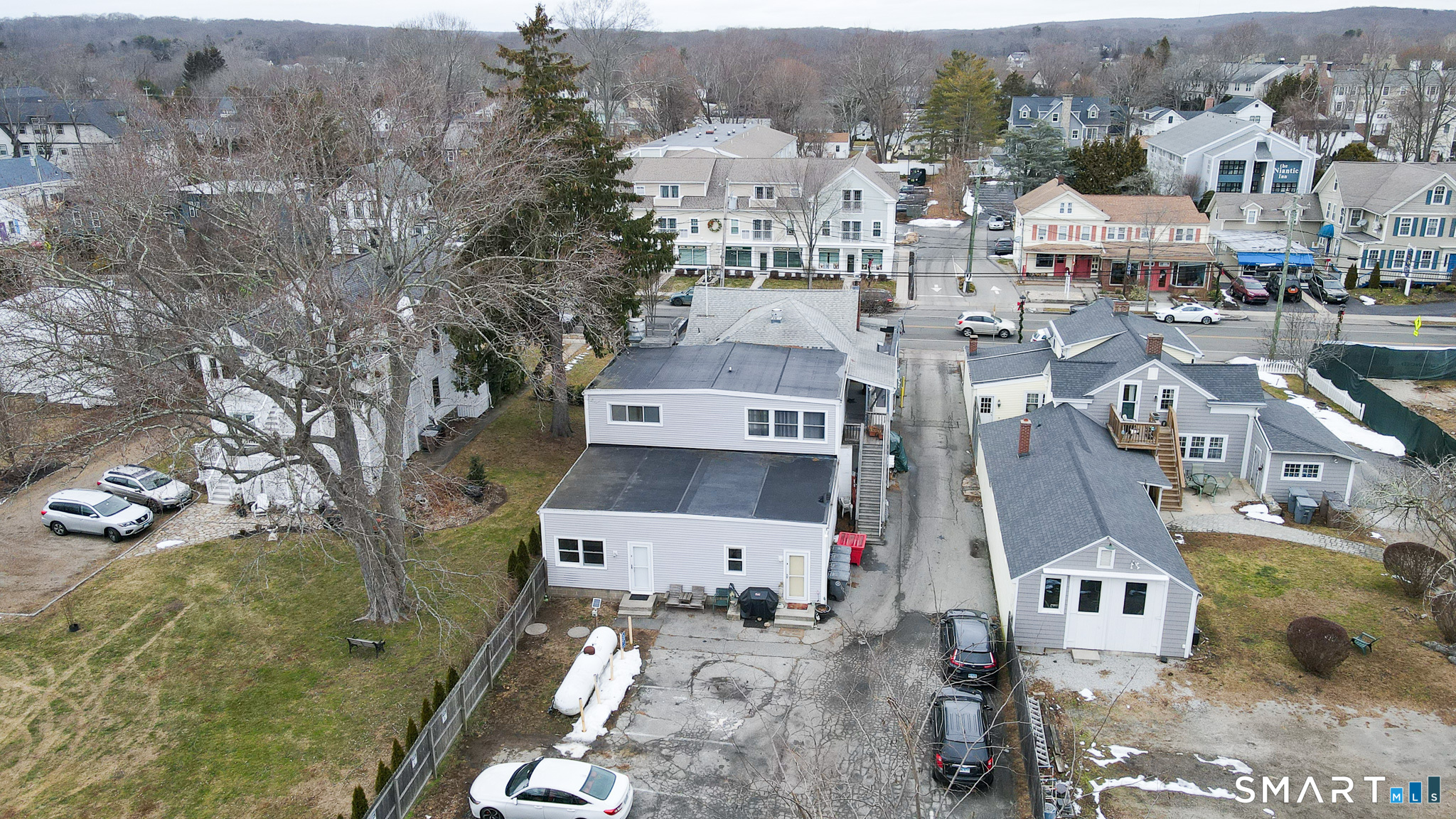 374 Main Street East Lyme CT 06357