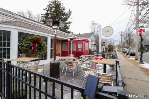 374 Main Street East Lyme CT 06357