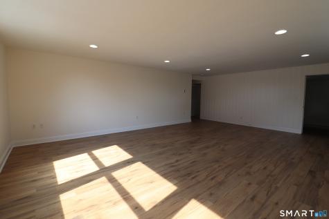 374 Main Street East Lyme CT 06357