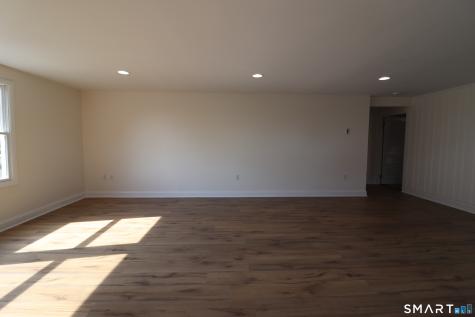 374 Main Street East Lyme CT 06357