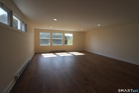 374 Main Street East Lyme CT 06357