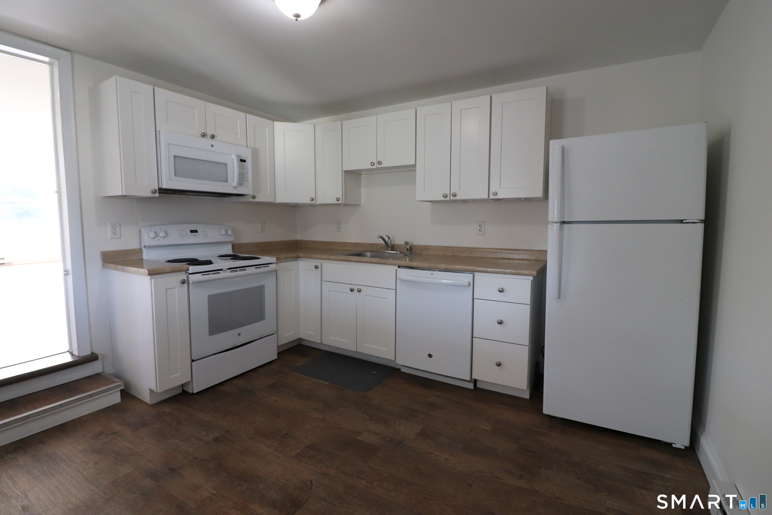 374 Main Street East Lyme CT 06357
