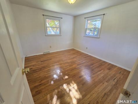 5 Liberty Road Montville CT 06370