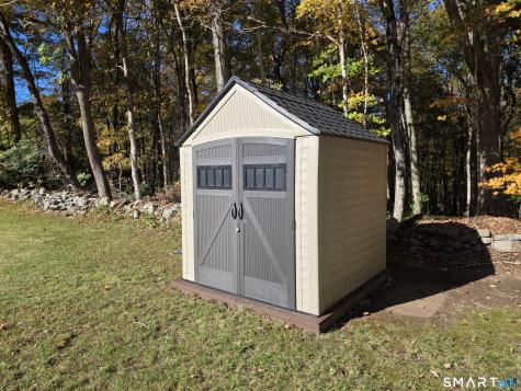 5 Liberty Road Montville CT 06370