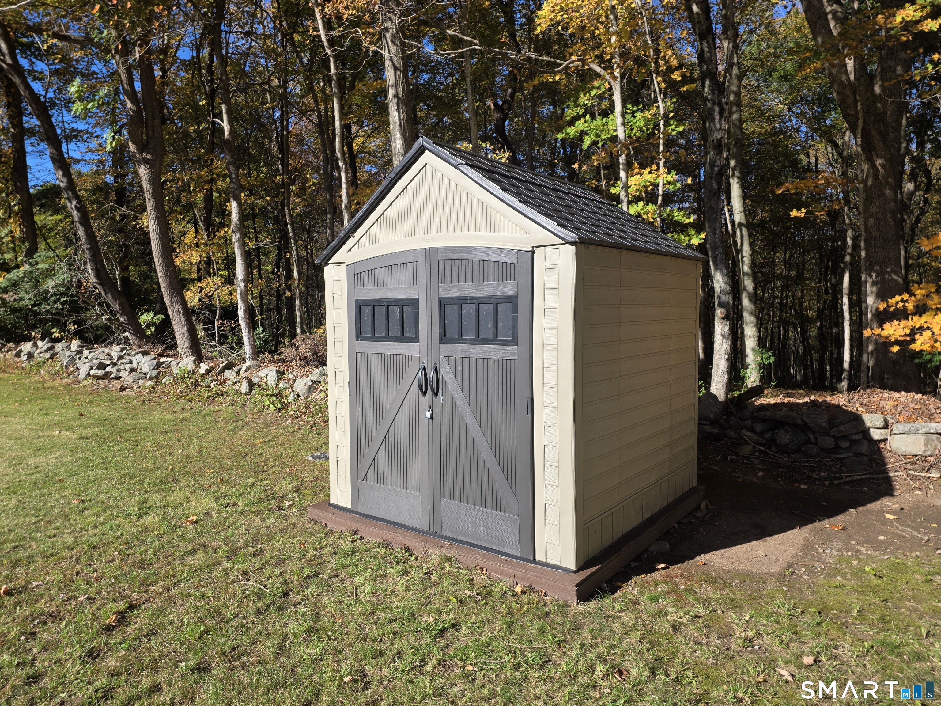 5 Liberty Road Montville CT 06370