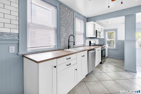 6 Alfred Court Stratford CT 06615
