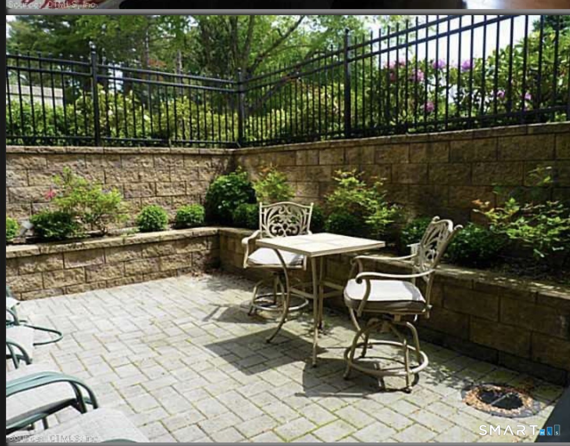 30 Schoolhouse Drive West Hartford CT 06110