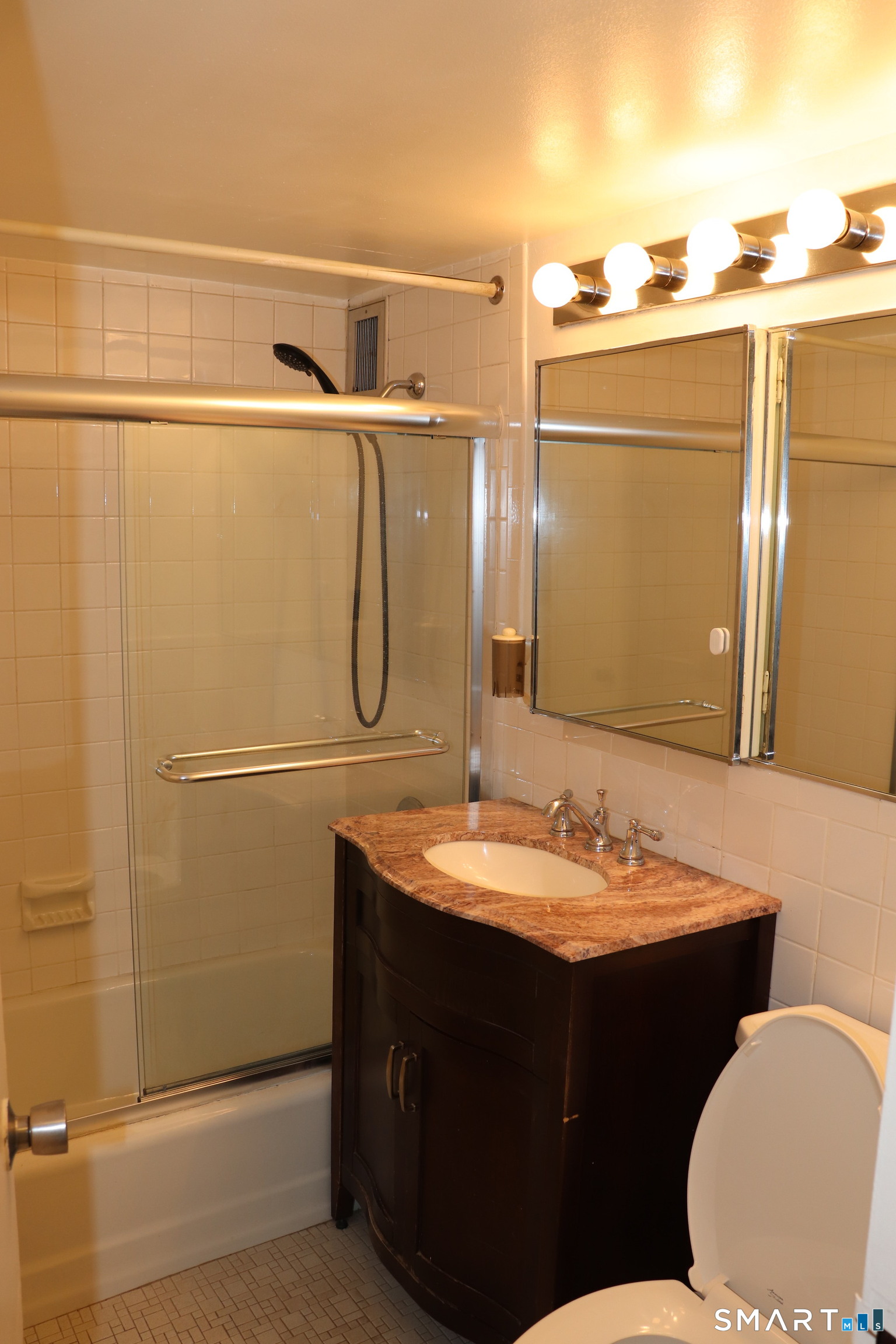 31 Woodland Street Hartford CT 06105