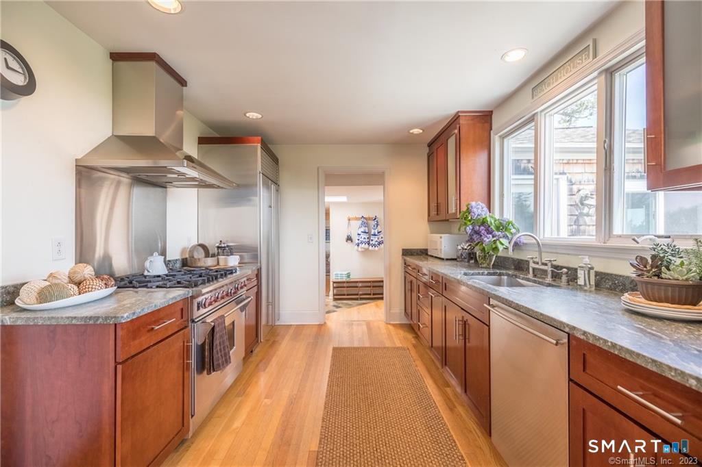 19 Bluewater Hill Westport CT 06880