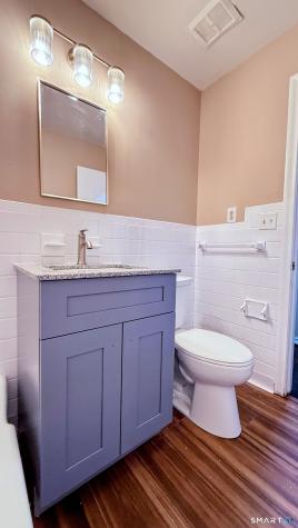 3 Camelot Drive Bloomfield CT 06002