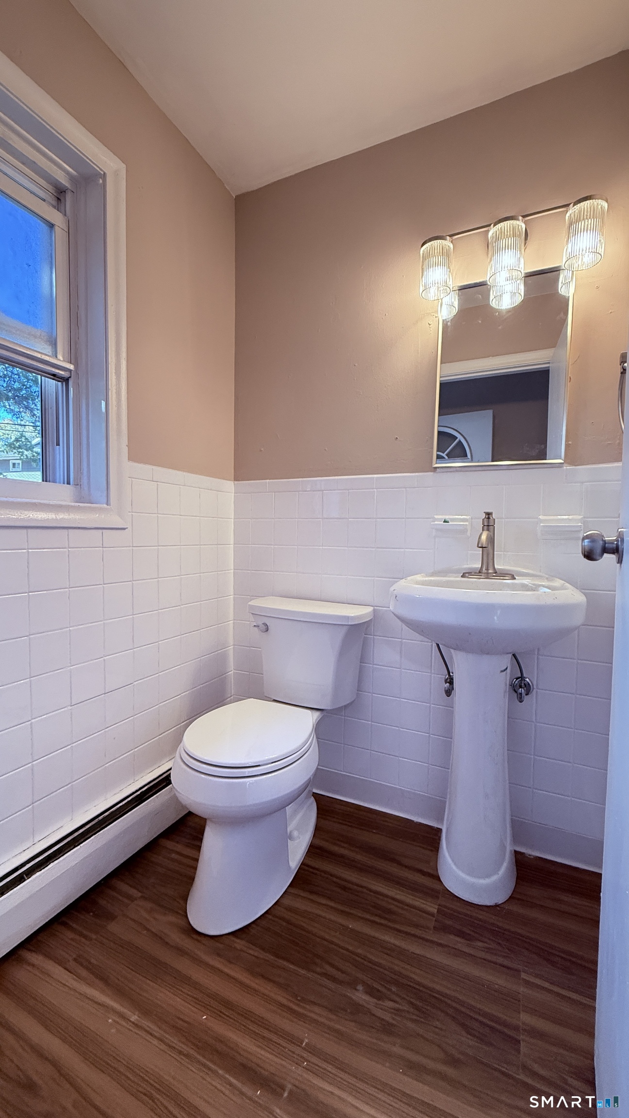 3 Camelot Drive Bloomfield CT 06002