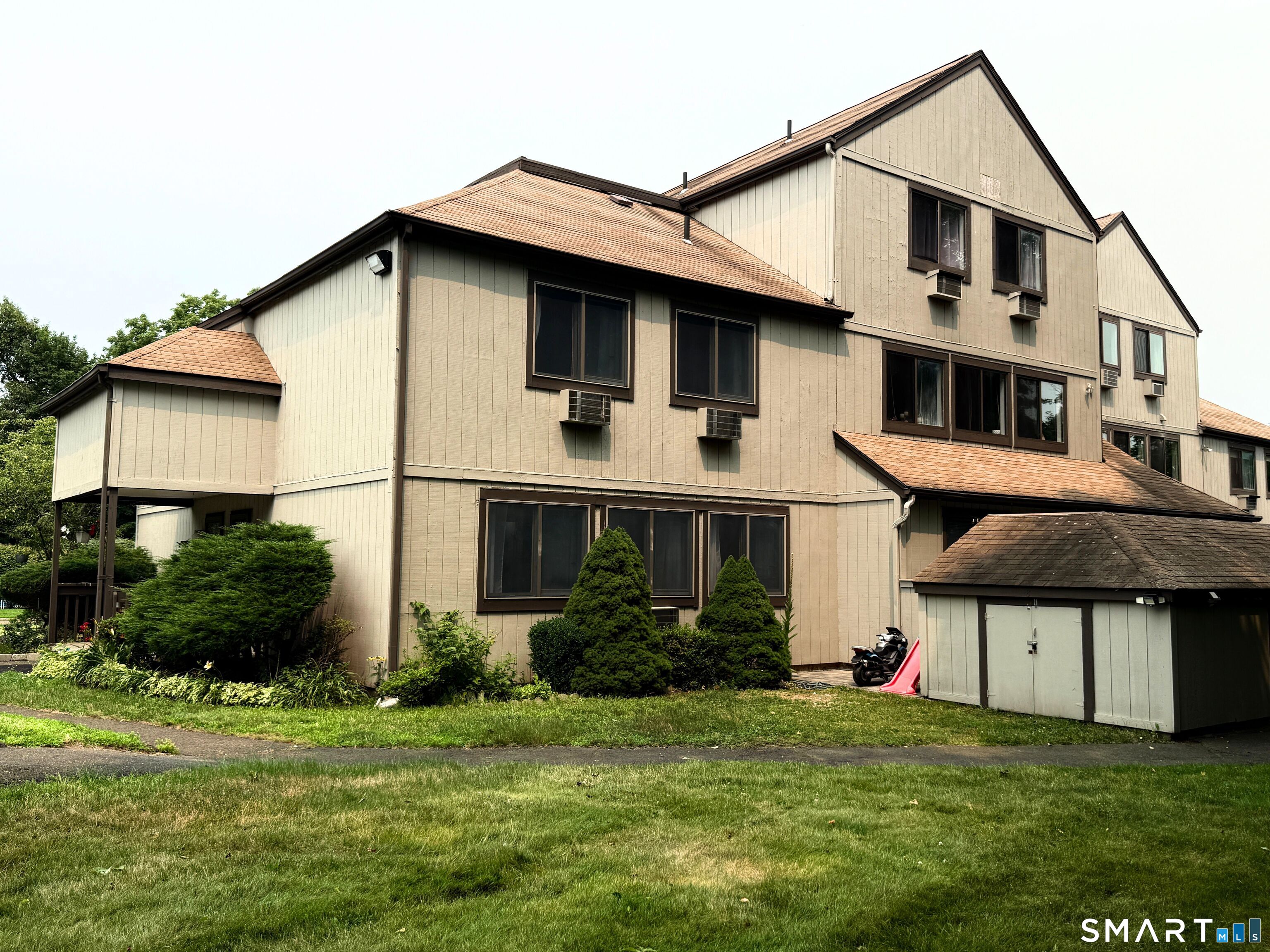 8 Pineview Drive Branford CT 06405