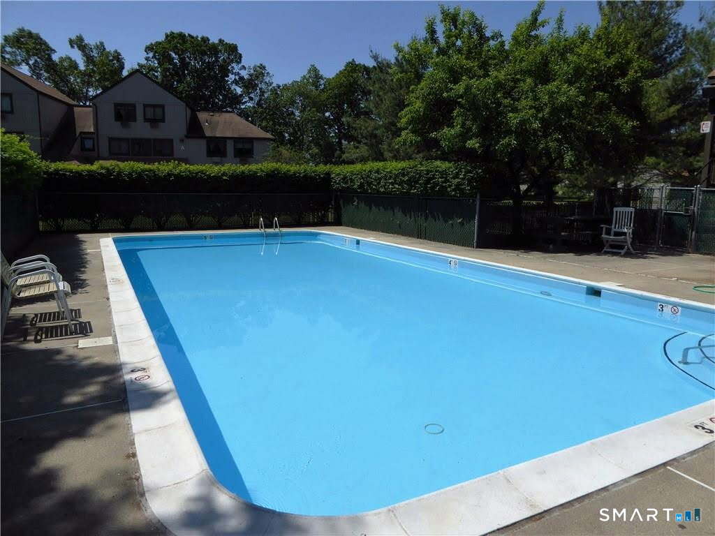 8 Pineview Drive Branford CT 06405