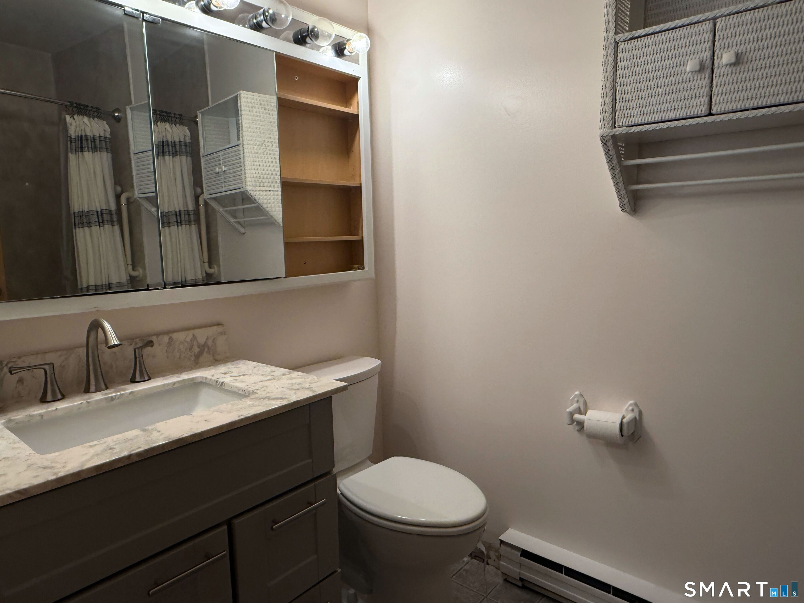8 Pineview Drive Branford CT 06405